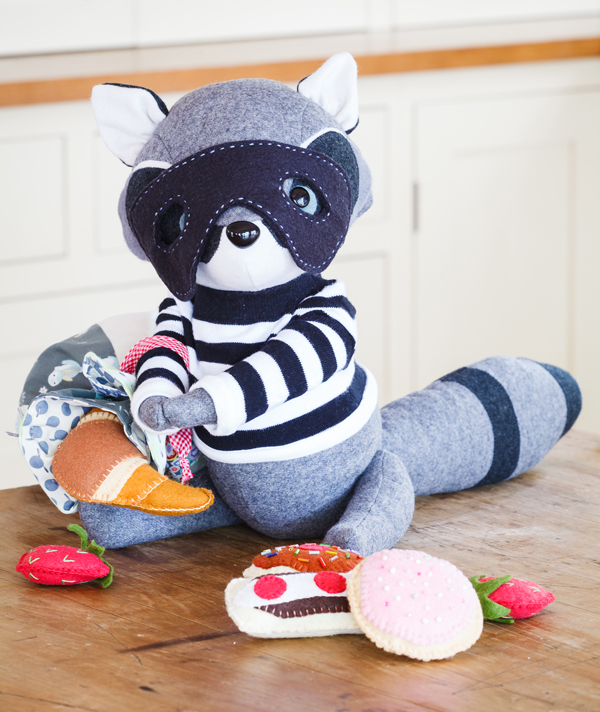 Robbie-the-Raccoon