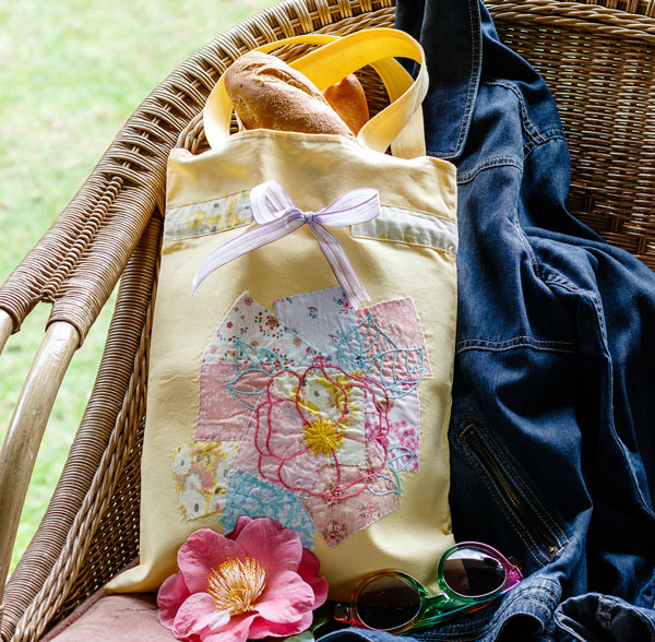 Toting-florals-pic